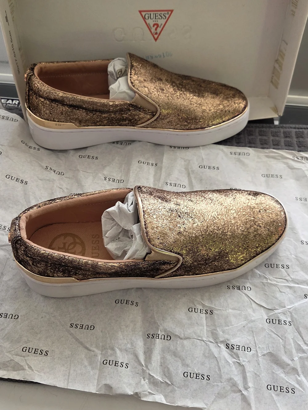 GUESS Womens Slip-On Sneakers in Metallic Rose Gold